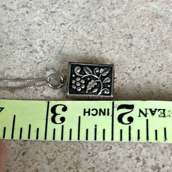 Silver box chain and small floral secret Quran book charm Farsi Persian - Picture 7 of 15